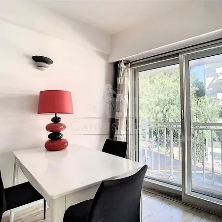 Grand 2 Pieces- Marche Forville Apartament *
